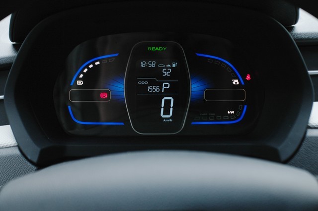 电动车仪表欢乐多!一不小心就“起飞”?